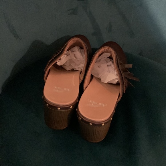 Dansko demi fringe brown Leather clogs size 38 - Picture 2 of 7